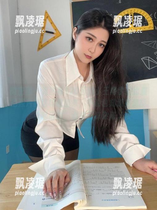 微密圈 - 竟然有120斤的小王同学的比基尼照片被这样拍出来，不说也知道肯定能引起话题，心里五味杂陈。