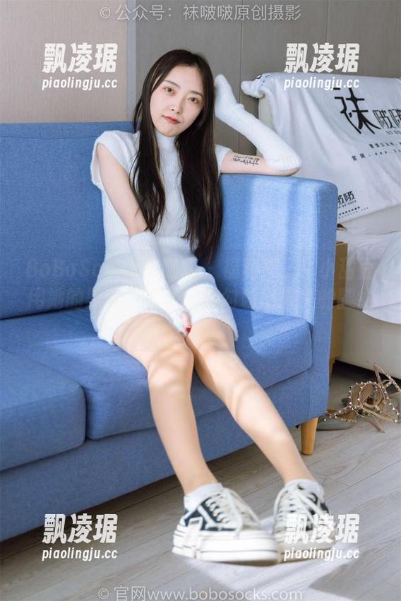 BoBoSocks袜啵啵 - 福利来了！小甜豆用她的黑丝和透明脚尖勾勒出最美的腿线！