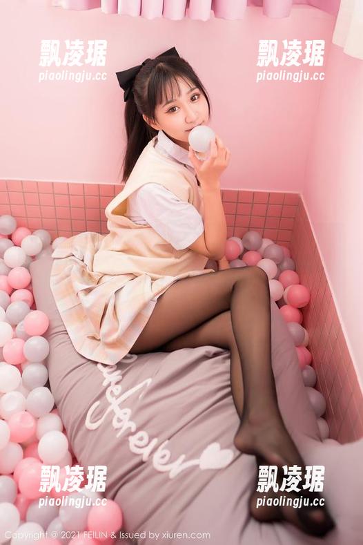 Feilin嗲囡囡 - 图集中，王婉悠Queen的连衣裙又给我了个小惊喜，每次都能挑动某种不知名的想法。
