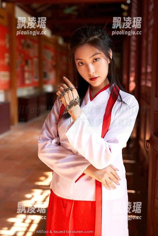 MiiTao蜜桃社-琉璃lily MiiTao蜜桃社 - 足够优雅的琉璃lily作品,足以让你我停下脚步,认真欣赏