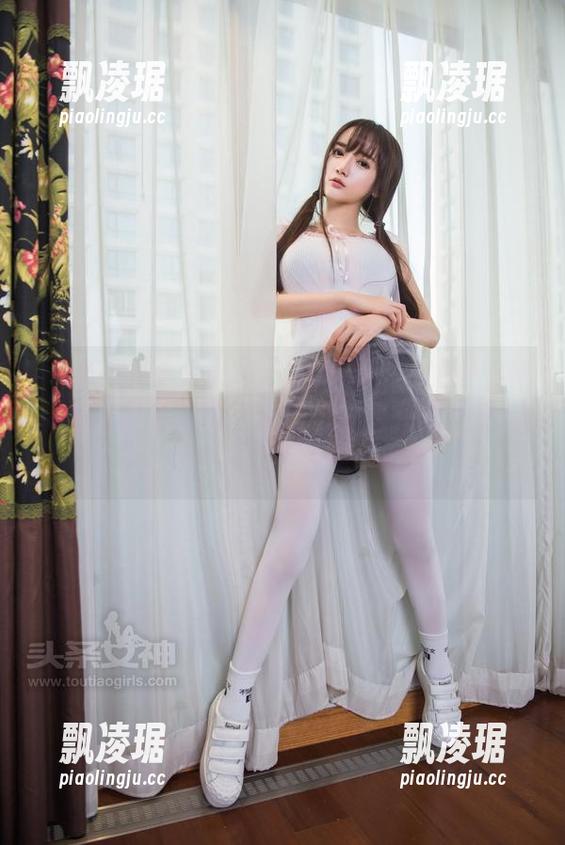 TouTiao头条女神-申美嫣 TouTiao头条女神 - 想不明白,为什么申美嫣的眼镜写真,原图看上去总是情绪满满。
