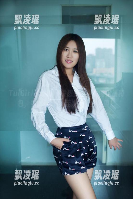 TuiGirl推女郎-Yu佳妮 TuiGirl推女郎 - 没想到手里拿的是福利包,竟然还有Yu佳妮的灰丝坐镇!