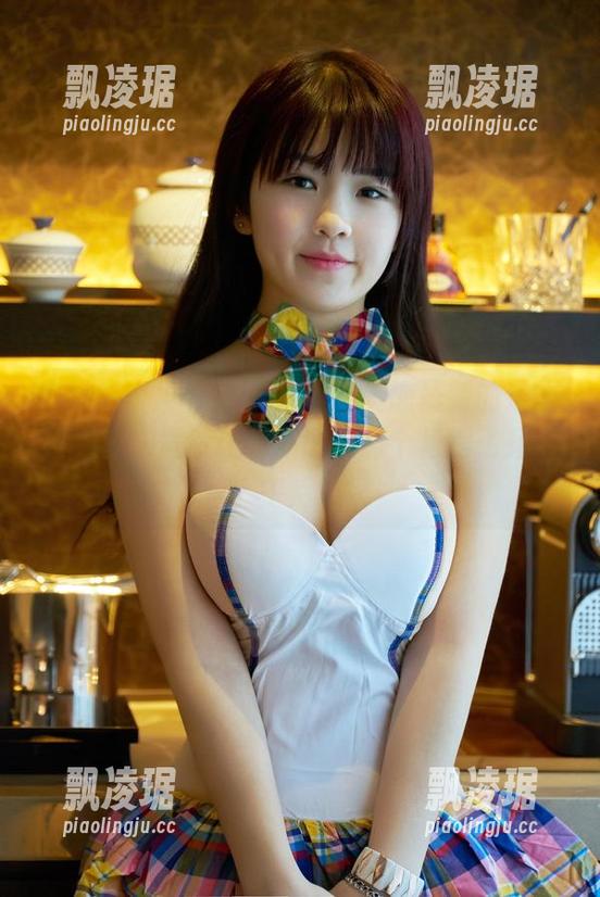 TuiGirl推女郎-何奕恋 TuiGirl推女郎 - 哇!何奕恋最新的连衣裙美图,竟然让我怀念起那个裙摆飞扬的午后!