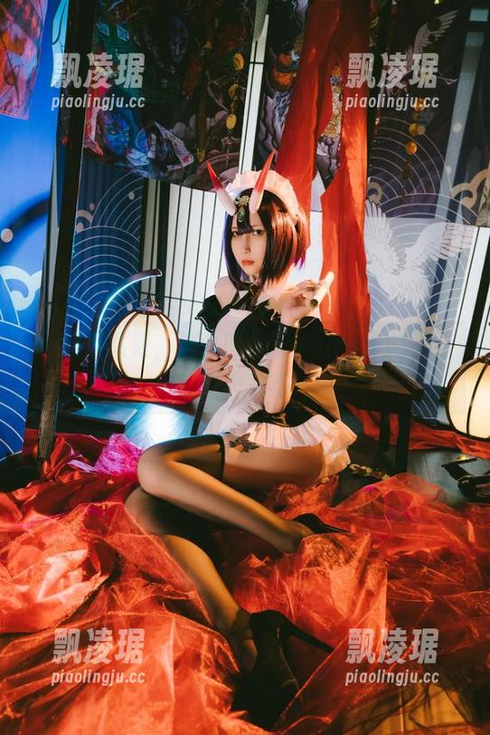 不止是女警，这个图包里Vams子的姿势我想定格