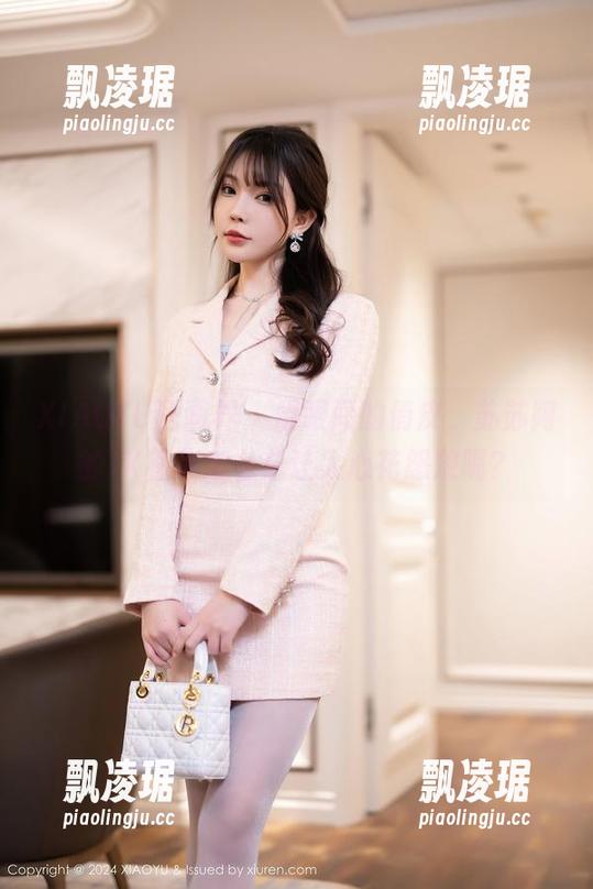 XIAOYU语画界-苏苏阿 XIAOYU语画界 - 眉眼间的俏皮,苏苏阿的JK图集怎么总让人心花怒放呢?