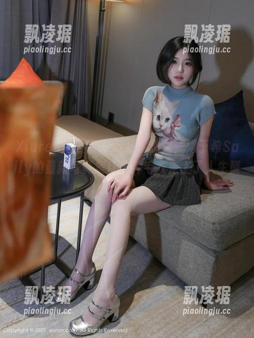 Xiuren秀人网 - 万万没想到，周于希Sally的最新写真集让这件毛衣走上了人生巅峰。