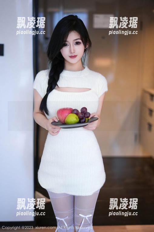 Xiuren秀人网 - 有点偏离轨道的玥儿玥秘书写真更新，不知道在想什么！