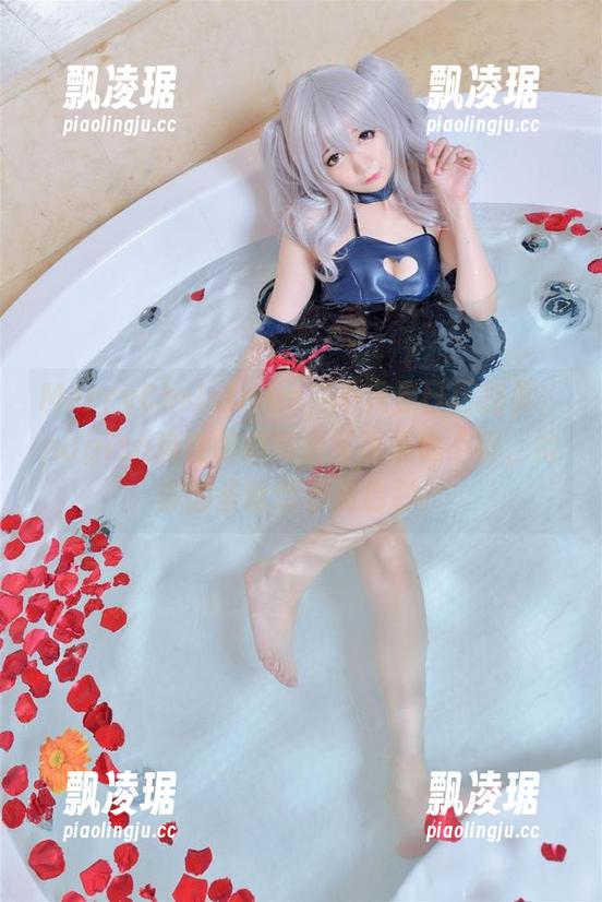 MerryChristmas，不只是日历翻页，nagisa魔物喵的高清写真集也不错，给你的圣诞增添点色彩。