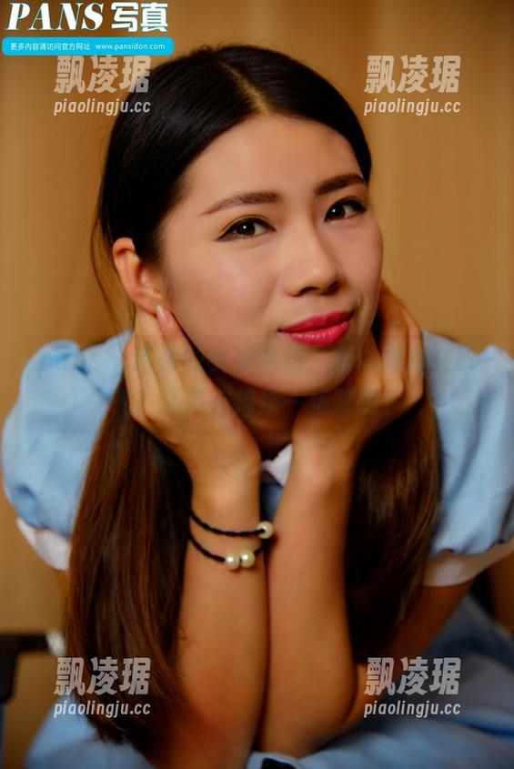 pans - 诗诗的女孩图包：所以她是在叹气？还是在描绘一场梦啊？