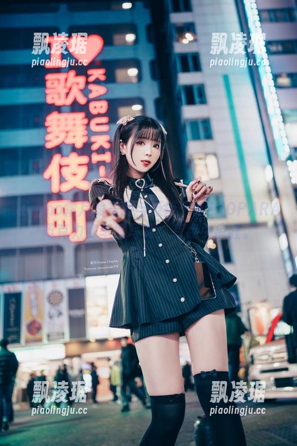 shimo霜月 shimo霜月的美丽与反叛:NEKOPARA巧克力赛车服写真,有点小疯狂。
