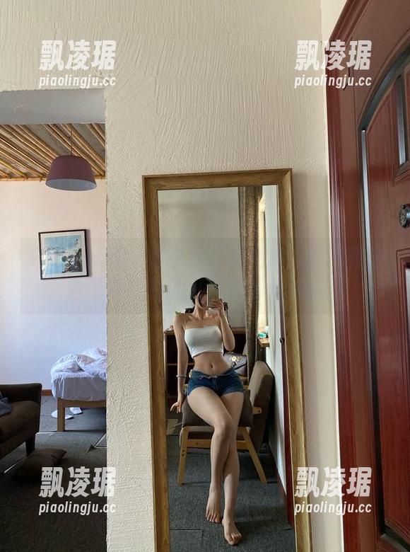 微密圈 - 你文茜白裙写真全集：想不到这些干净的白能引起那么多联想！