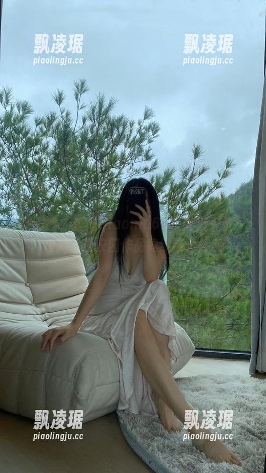 微密圈 - 俏妞qiaoniu66又冒出来啦！她的最新校园作品竟然这么俏皮