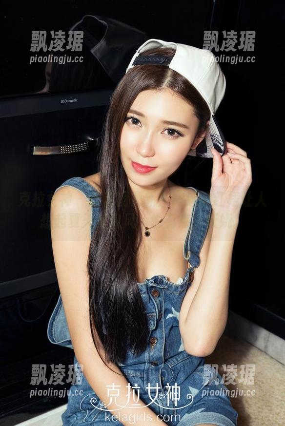 克拉女神 - 新套图更新！周迪的红裙让人想起夏天的晚风，也有点小妖娆。