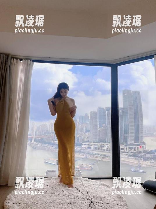奶宝妹纸 微密圈 - 小隐秘,大分享,奶宝妹纸的私拍合集:暮色玫瑰中的可可爱爱