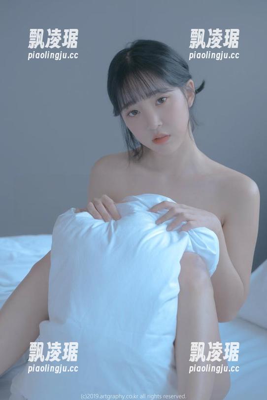 姜仁卿(강인경)的裤里丝图集，分享一下，不知道你们觉得啥？