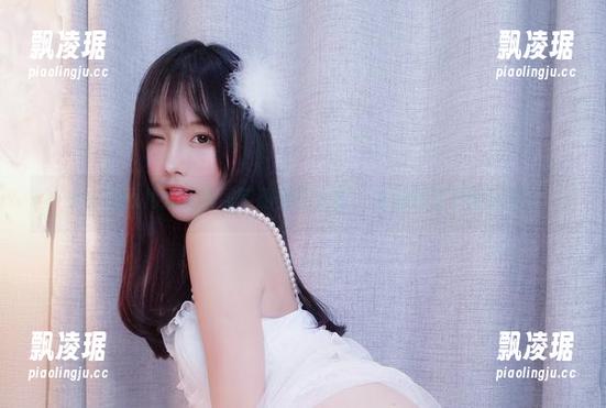 小小奶瓶儿：双马尾制服美图大赏，谁说师生不能玩梗！