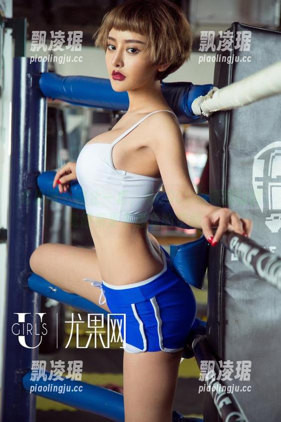 尤果网 - 何止一套，毛COCO的原图让我觉得有更多想象的空间。