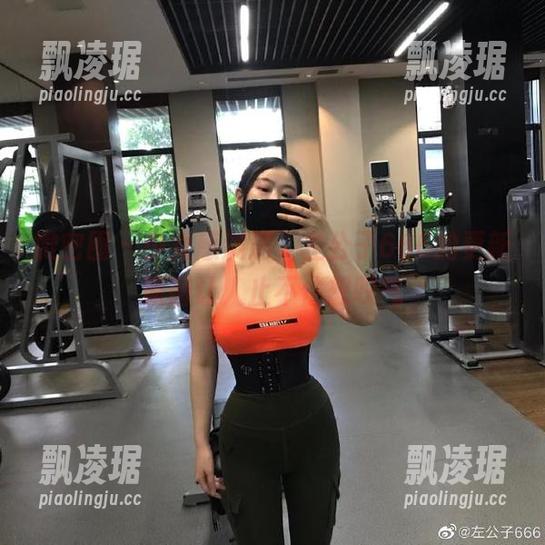 左公子666 微密圈 - 少女感满满,左公子666的更新原图让人止不住想叹气