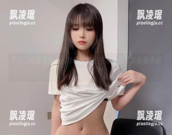 不出门也要看好图，布丁大法的居家福利写真给你点颜色