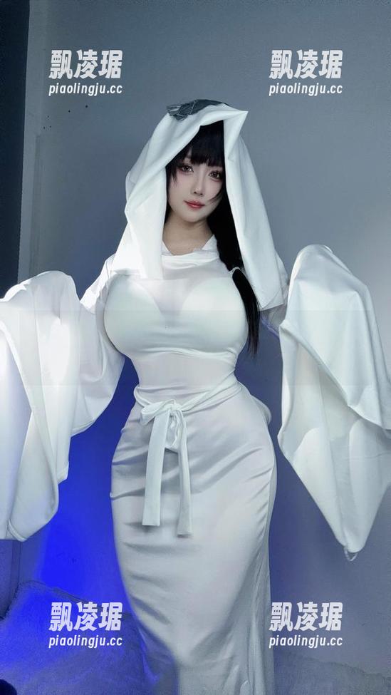末夜787的泳装和COS，谁能拒绝这样的图包诱惑？