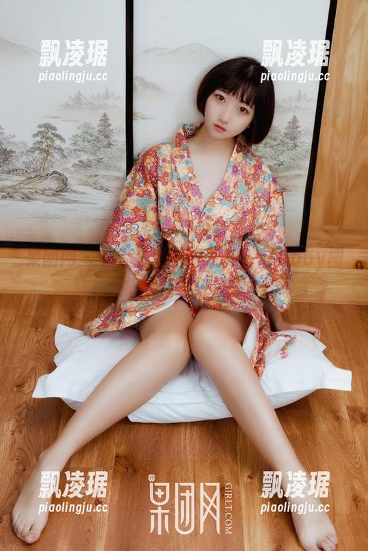 果团网-甜Abby 果团网 - 谁说白色就得乏味?甜Abby图集更新打破常规