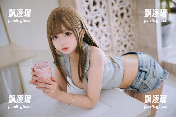 这就是樱井小莜的无圣光写真，死库水透着一丝挑逗