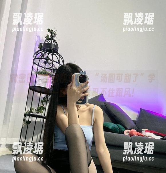 汤圆可甜了 微密圈 - 全套图包中,“汤圆可甜了”学妹的每一面都让我忍不住跟风!