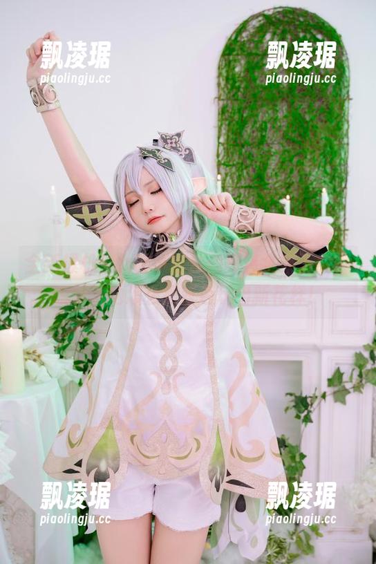 全新爆机少女喵小吉甘雨写真全集下载，想知道她怎么把蓝色玩出新花样！