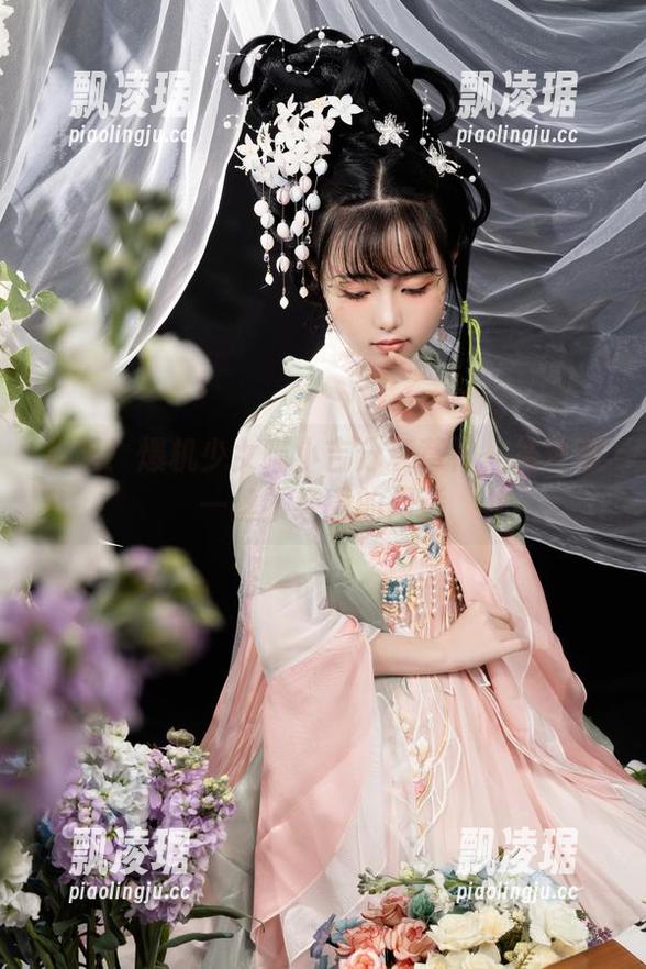 探险！爆机少女喵小吉分享草神、袜子和一丝不经意的闲适