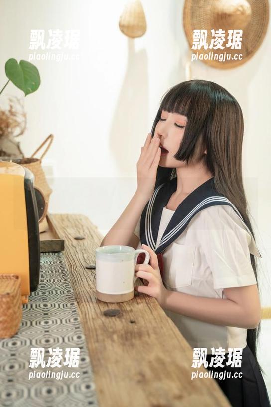 准备好了吗？爆机少女喵小吉又带来了纯白写真更新，温柔又爽！