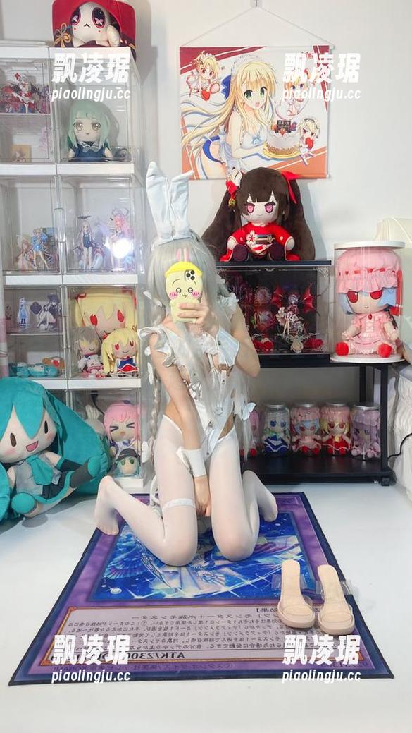 白栎Shirly医生的金手指：护士写真集的趣味分享