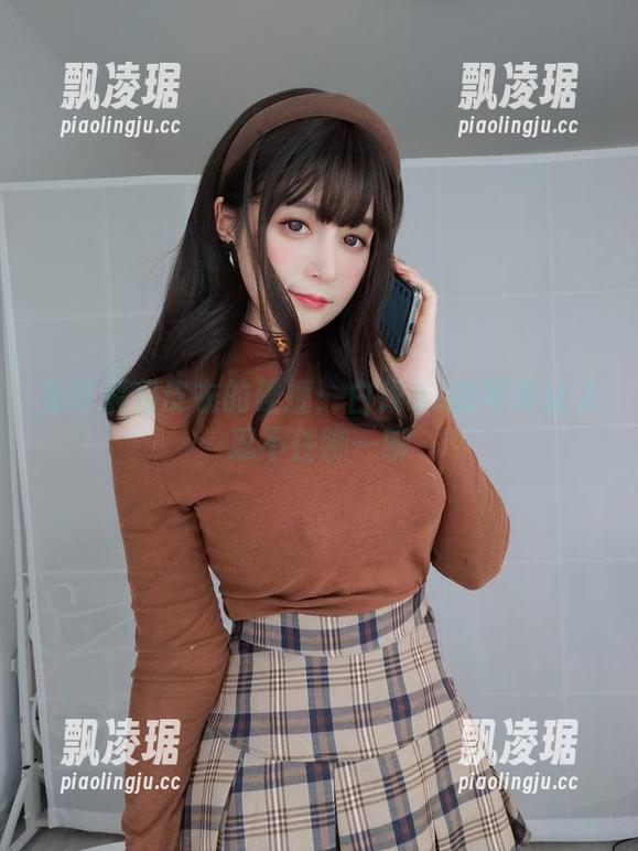 兔耳朵和皮衣的碰撞：白银81的写真让人忍不住聊一聊
