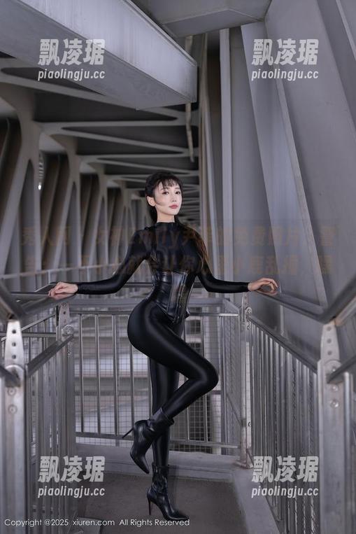 秀人网 - 女神Emily尹菲的免费照片，警告：一不小心就会让你心里小鹿乱撞，嘿嘿