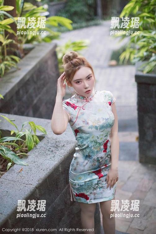 秀人网-夏旖诺 秀人网 - 夏旖诺的连衣裙继续发光,更新之后真让我想尖叫!