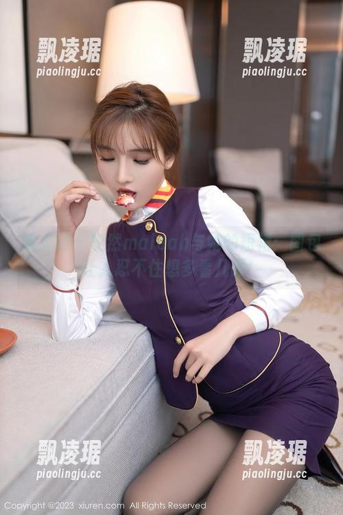 秀人网 - 安然maleah与她的短裙：图包让人忍不住想多看几眼！