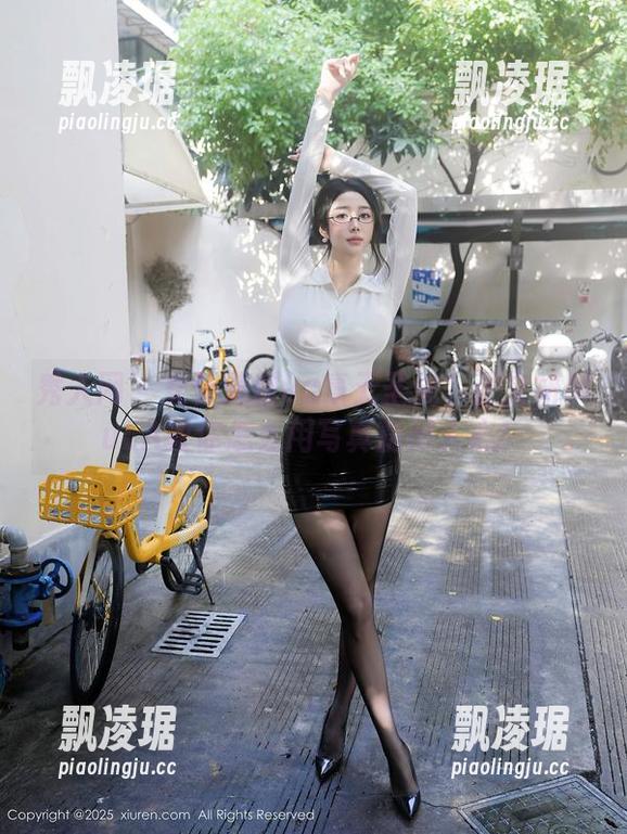 秀人网-张文妍MuLA 秀人网 - 女仆造型vs毫无圣光?张文妍MuLA教你怎么用写真赢得人心!