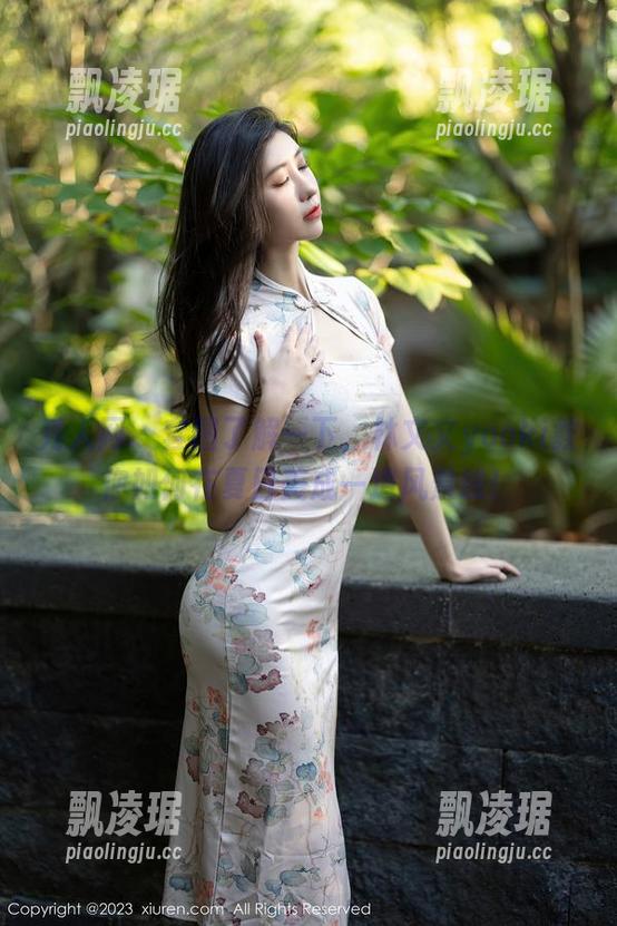 秀人网 - 套图了解一下，林文文yooki教你如何在夏日美成一道风景线！