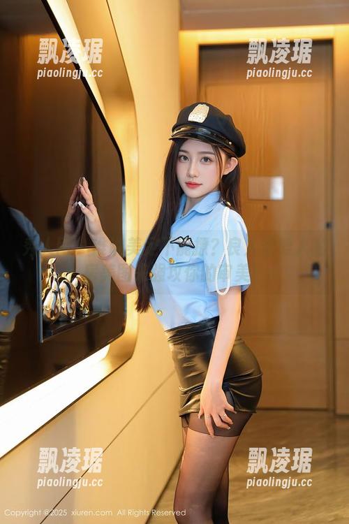 秀人网-良人非爱人 秀人网 - 谁说美足不能撩?良人非爱人私房美图来强攻你的审美!