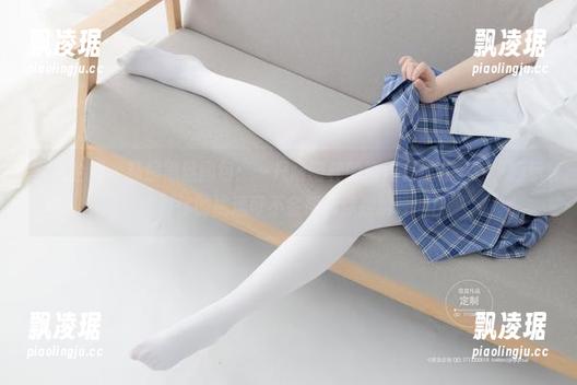 紧急企划 - 私房黑丝图包：一只喵喵梓的旗袍在这儿等你，暗示她对你的挑逗可不会帮助你控制呼吸!