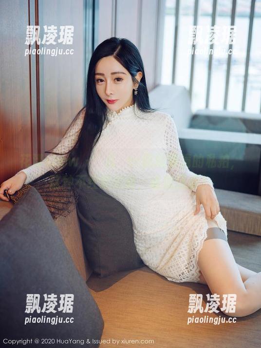 花漾show - 玥儿玥er佩戴眼镜的私拍，这种不经意的萌，谁能抗拒？