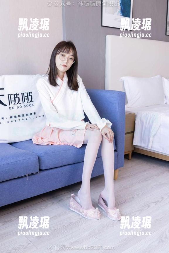 袜啵啵-稚予 袜啵啵 - 又是稚予的jk制服花絮,一个图集写满了“今天是否有点可爱”的小心思
