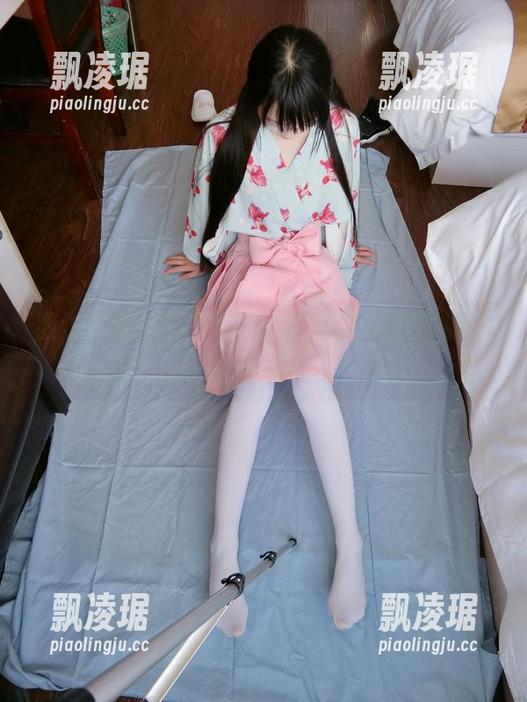 西尔酱的秘书写真，谁能抗拒这样的雅典娜风范？