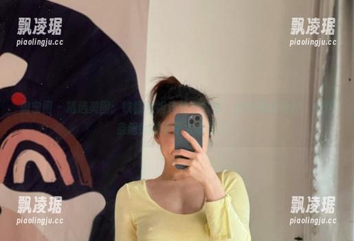 微密圈 - 精选美图：铁锤姐姐连体衣套装，完美展现身材，但这条缝线是不是太明显了？