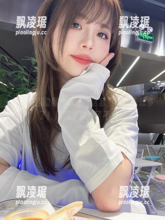 无法抵挡的黑色诱惑，这套图太让人想多了！闪月半你真了不起！