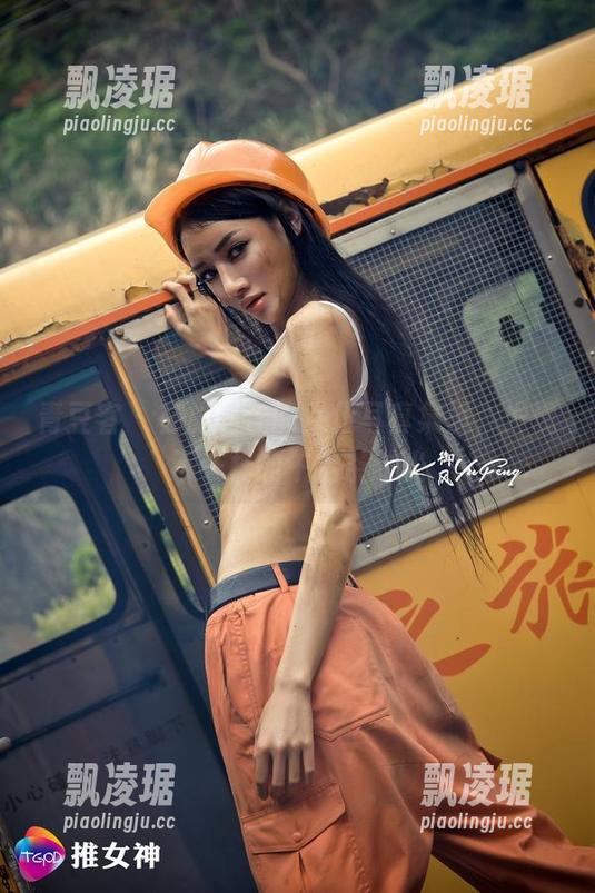 青豆客-施忆佳 青豆客 - 在施忆佳的女仆写真集里,发现不一样的午后茶时光